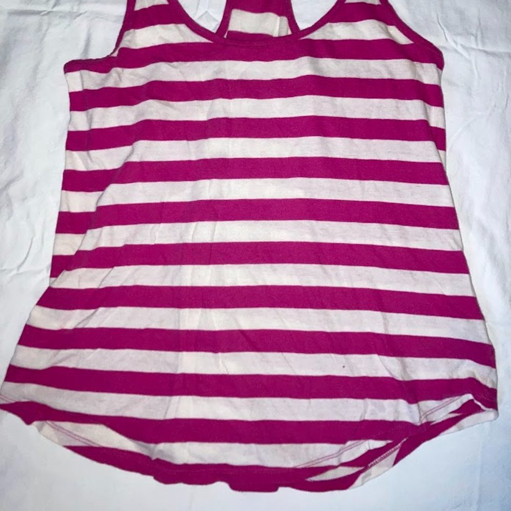 Flowy Tank - Picture 2 of 2